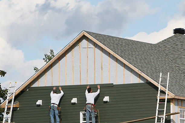 Professional Siding technician working in Medford, NJ